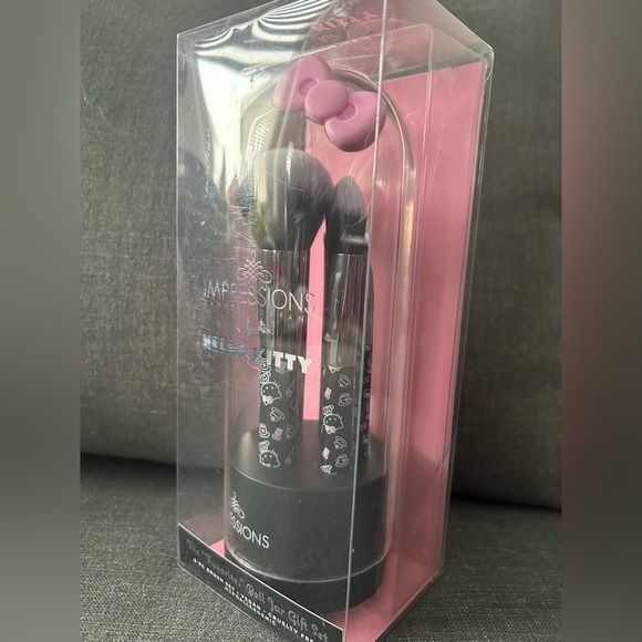 BNIB hello Kitty makeup set 💄 - Picture 7 of 8